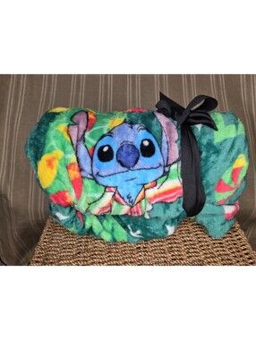 Lilo & Stitch PJ's Tradition Disney Kids Throw Blanket, 50 x 70 inches Green